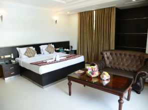 Hotel Trisha Bhoomi Residency