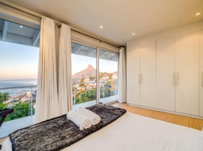 Spacious Three Bedroom Villa in Camps Bay With Private Pool and Ocean Views The Falcon