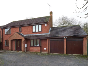 Furzton Serviced House - Shortstay Mk