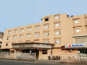 Hotel Shelter by OYO Rooms