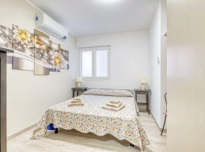Merlo C - town center & private parking