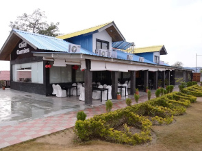 Hunky Dory Resort