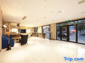 Rongjing Hotel (Rongcheng Baiyangdian High-speed Railway Station Branch)