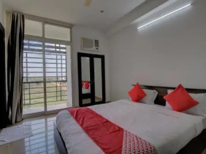 OYO 15121 The kiosk hostel