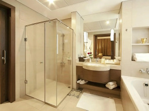 Oaks Liwa Heights Suites