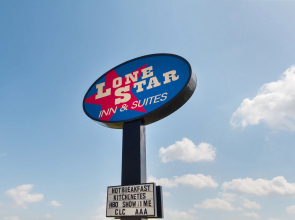 Lone Star Inn & Suites