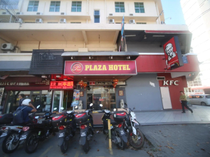 OYO 699 Plaza Hotel