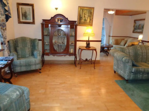 Redwood Apartment