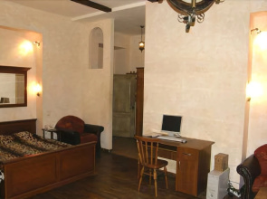 Kostelna Antique