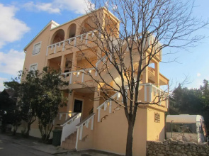 Apartments and Rooms Vesna Novalja