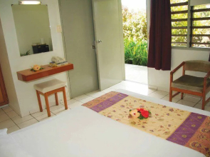 Hexagon Intl (2 Bdrm Apt)