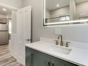 1 Mi to Dtwn: Pet-friendly Providence Apt w/ Yard