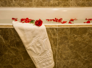 Huong Sen Annex Hotel