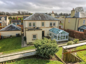40 Bowmont Court