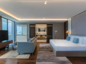 Prince Hotel Da Nang (Formerly Sel de Mer Hotel & Suites)