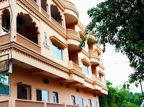 Hotel Raj Palace