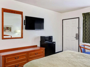 Hollywood Vermont Sunset Travelodge