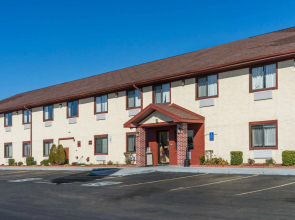 Super 8 by Wyndham Campbellsville KY