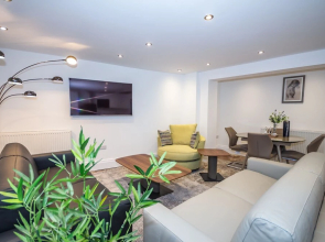 Luxury 2 bed Lower Ground Floor Apartment