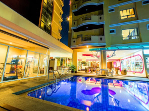 Dancenter Luxury Underwater World Pattaya