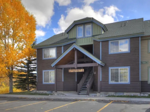 Tarn Landing  #c-4 2 Bedroom Condo by RedAwning