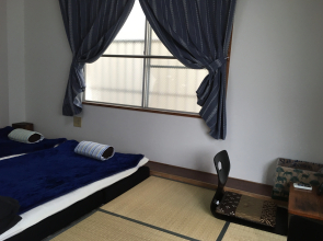 Music Uni Street Backpackers Hotel