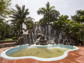 Duke's Den Resort