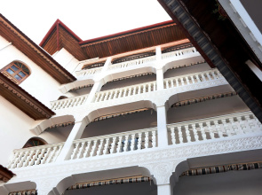 Horizon Palace Hotel