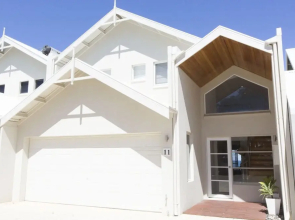 Ledge Point Village - Villa 11 - Beachfront Ocean Views