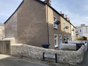 Delightful 3 Bedroomed Cottage in Llandudno