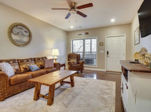 Cozy Bull Shoals Condo Getaway ~ 1 Mi to Lake!