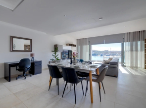 Deluxe Apartment With Valletta and Harbour Views