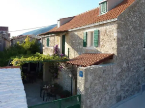 Paradise Stone Apartments