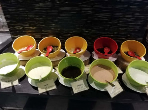 La Perle International Hotel - Free shuttle between hotel and Exhibition Center during Canton Fair & Exhibitor registration Counter