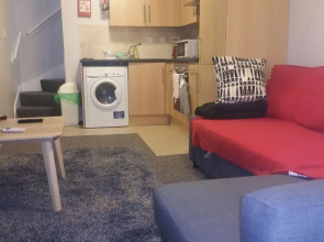 Lower Cathedral Road Apartment