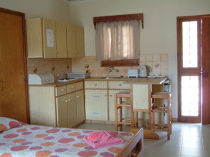 Pelekanos Apartments