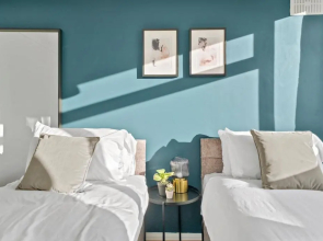 Cosy 3 Bedroom with Free Parking, Garden and Smart TV with Netflix by Yoko Property