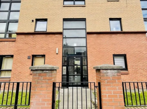 Modern 2 bed Apartment Near City Centre