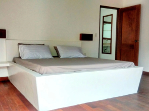 Villa Kalachuchi B&B