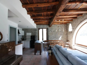 House on the lake shore of Laglio