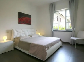 Apartment With Beautiful Terrace in the Historical Center of Pietrasanta