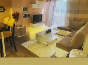 Apartment 4E near the lake