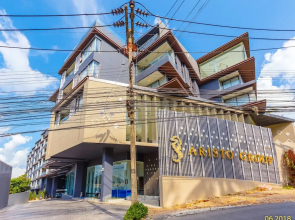 The Aristo Beach Front 520 by Holy Cow