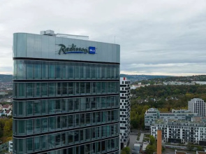 Radisson Blu Hotel At Porsche Design Tower Stuttgart