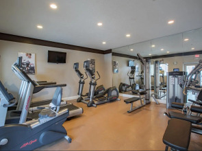 The Point Hotel & Suites