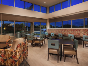 La Quinta Inn And Suites By Wyndham Corpus Christi I-37 Nw