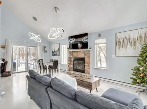 Long Pond Home w/ Private Hot Tub & Game Room