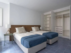 3bdr Design Apartment With Terrace in Bairro Alto