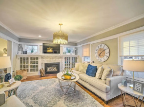 Family-friendly Glens Falls Home w/ Sun Porch