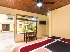 La Terraza Guest House B&B